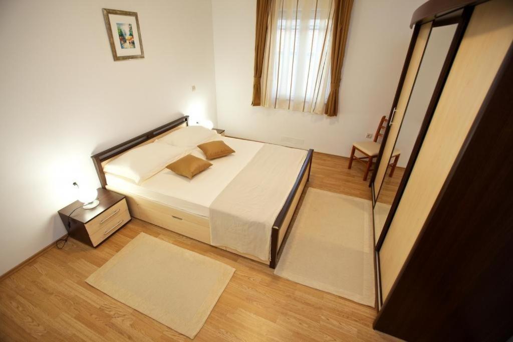Apartments Grlica Sutivan Pokoj fotografie