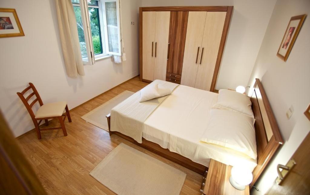 Apartments Grlica Sutivan Pokoj fotografie