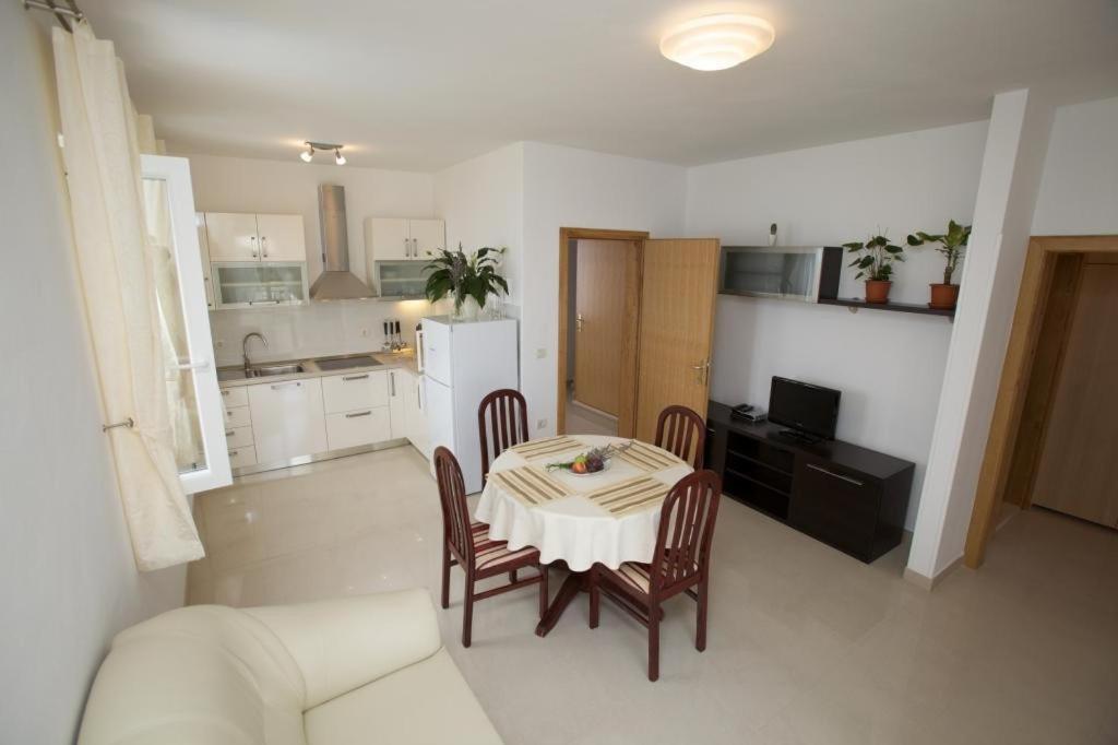 Apartments Grlica Sutivan Pokoj fotografie