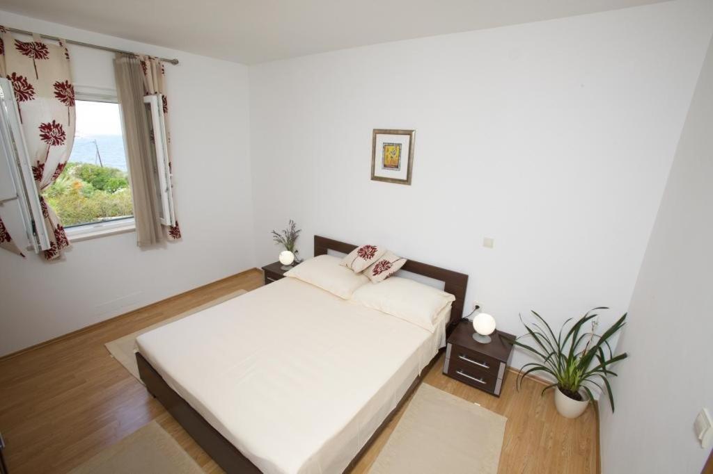Apartments Grlica Sutivan Pokoj fotografie